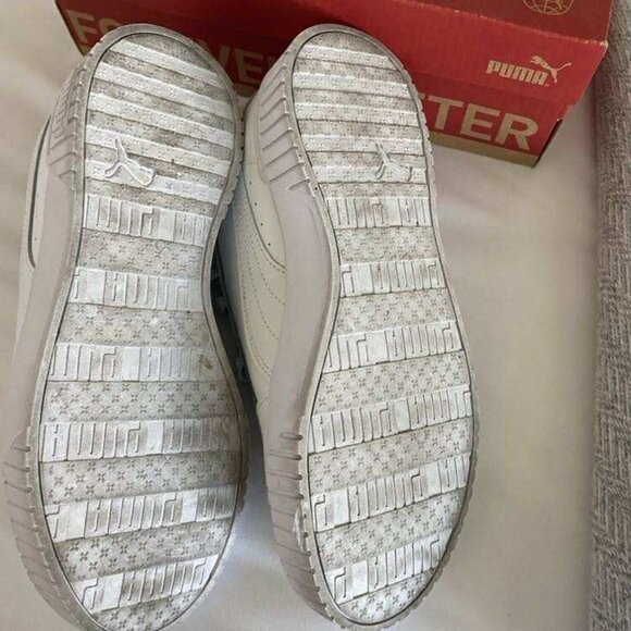Puma Women's Carina 2.0 Casual Sneakers - NEW IN BOX- Worn once. - Picture 2 of 2